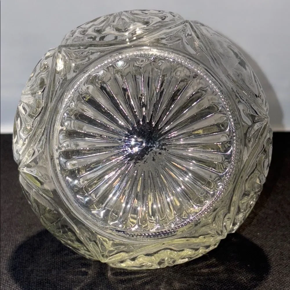 Elegant Clear Glass Decanter